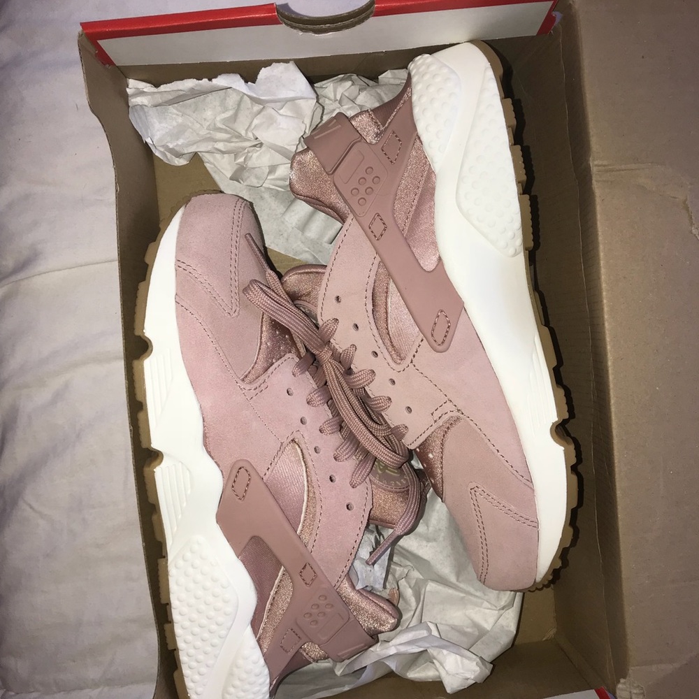 Nike Women’s Air Huarache Run SD